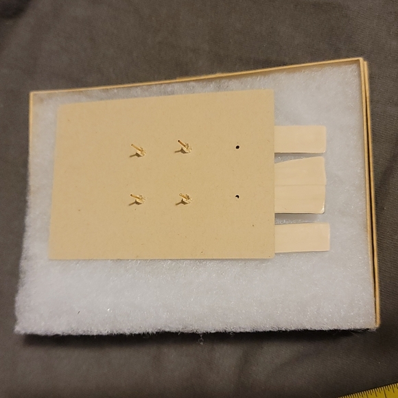 Two Pairs of New Earrings Set - Picture 3 of 5